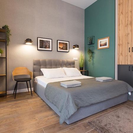 Excellent Apartment In The Center - Alchevskyh Str. 23 Kharkiv Extérieur photo
